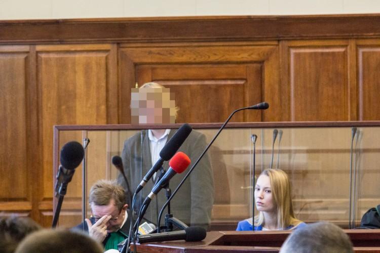 Rozpoczął się proces policjantów w sprawie zmarłego na komisariacie Igora Stachowiaka [ZDJĘCIA]