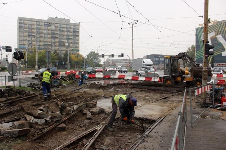 Remonty torowisk we Wrocławiu. Kiedy koniec objazdów? [TERMINY]