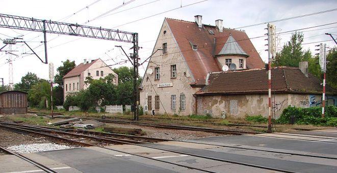Kolej wyremontuje dworce Kuźniki i Pracze