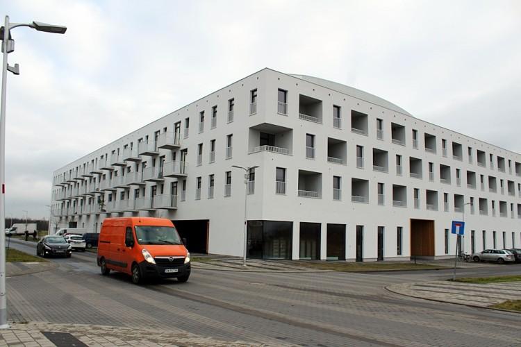 Oto specjalne mieszkania dla seniorów. Powstały na modelowym osiedlu Wrocławia [ZDJĘCIA]
