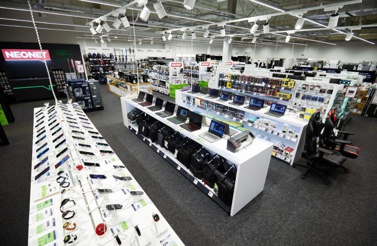 Elektromarket powiększony dwukrotnie. Pierwsi klienci biorą udział w 