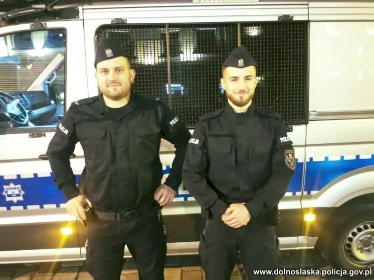 Wrocław: Młody człowiek umierał przed centrum handlowym Wroclavia