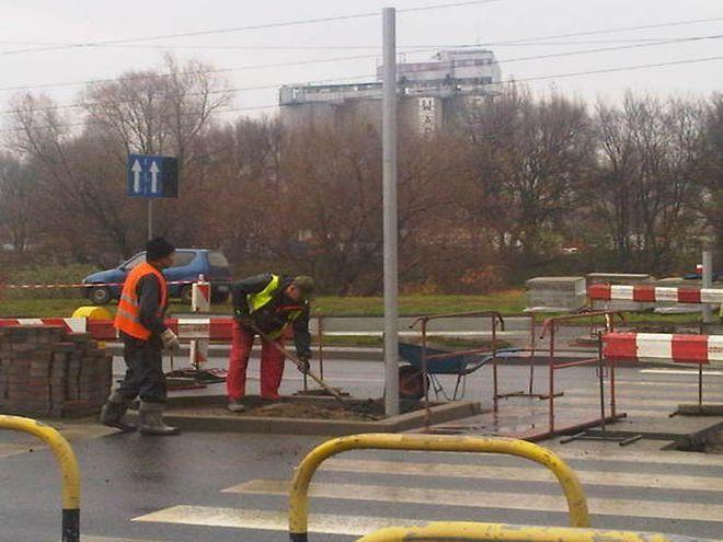 Awaria na Popowicach. Główna ulica przez tydzień będzie zwężona do jednego pasa