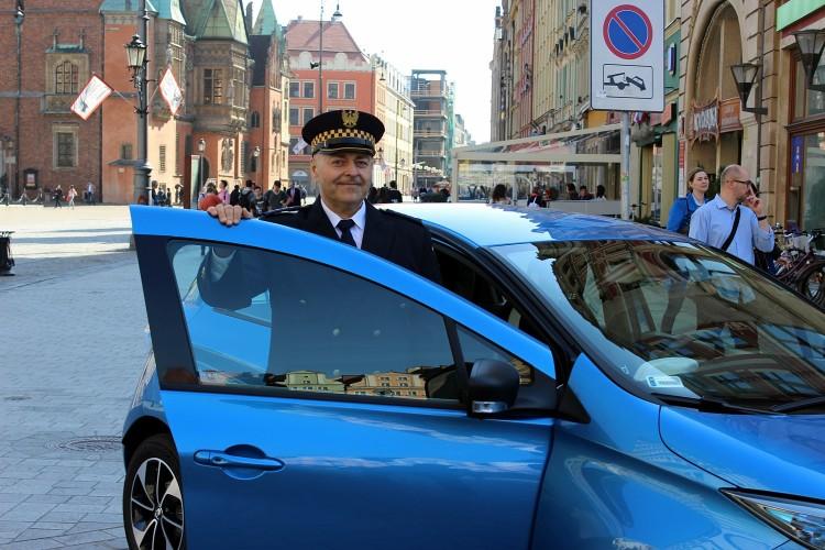Wrocław: straż miejska dostała nieoznakowany eko-radiowóz [ZOBACZ ZDJĘCIA]