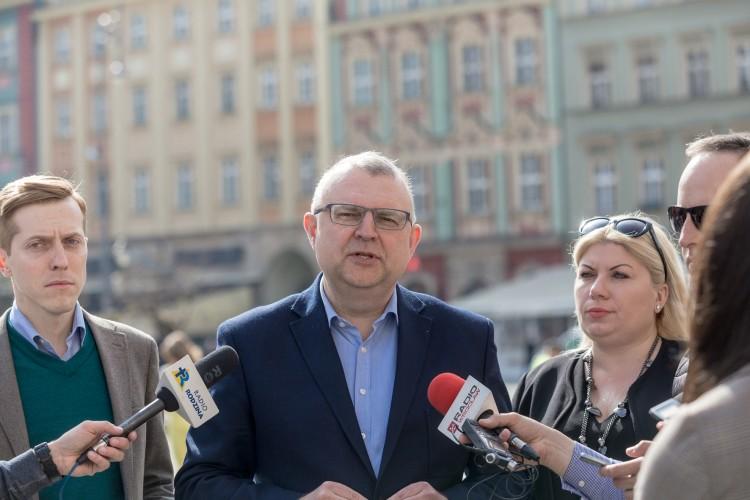 Ujazdowski proponuje „Pakiet Przejrzystości” dla Wrocławia. Chce kolegialnie rządzić miastem