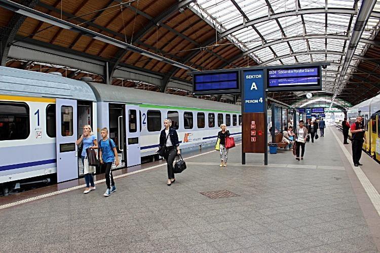 Wakacyjna korekta rozkładów jazdy PKP. Kiedy nastąpią zmiany w kursach pociągów?