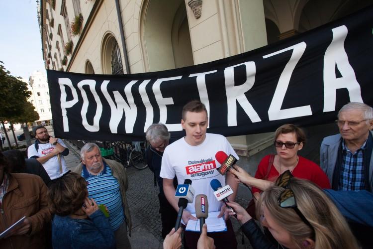 Rady osiedli włączają się do walki ze smogiem. Chcą 50 mln zł na likwidację „kopciuchów”