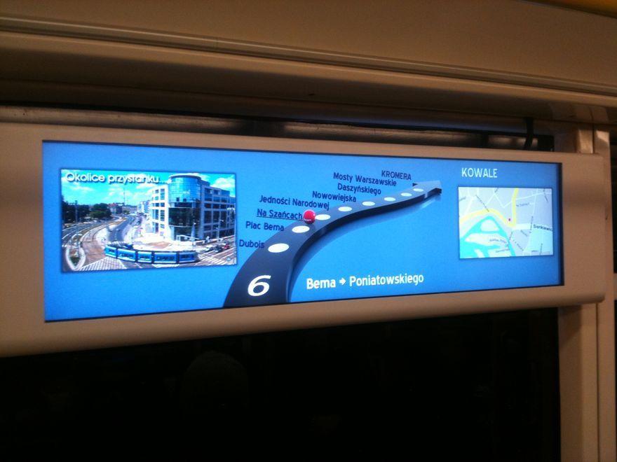 Tablice z XXI wieku testowane w naszych tramwajach