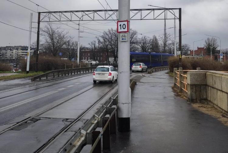 Absurdalne ograniczenia prędkości tramwajów we Wrocławiu. Tak wolno nie da się jeździć!