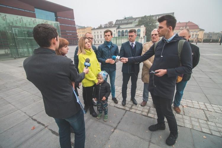 Michalak w ostatnim dniu kampanii mówi o smogu i zapowiada nocne rozmowy