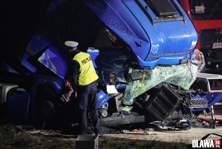 Poważny wypadek dwóch ciężarówek na A4. Kierowca w ciężkim stanie