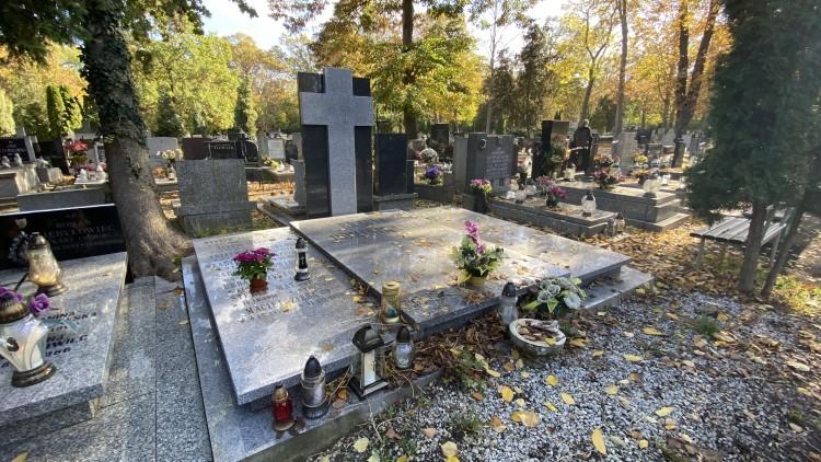 Zobacz groby znanych i ważnych wrocławian. Ten cmentarz to wrocławskie Powązki