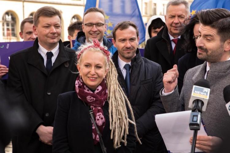 Kandydatka Biedronia wzięła 42 tys. zł odprawy. Zdecydował o tym jej życiowy partner