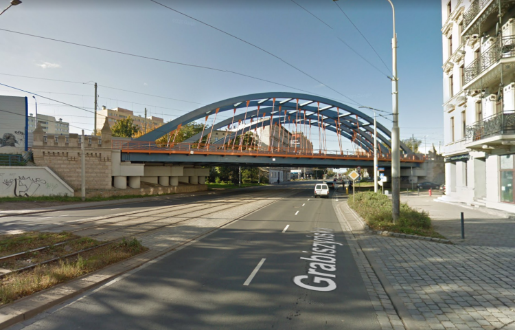 Tragedia na torach w centrum Wrocławia. Mężczyzna rzucił się pod pociąg