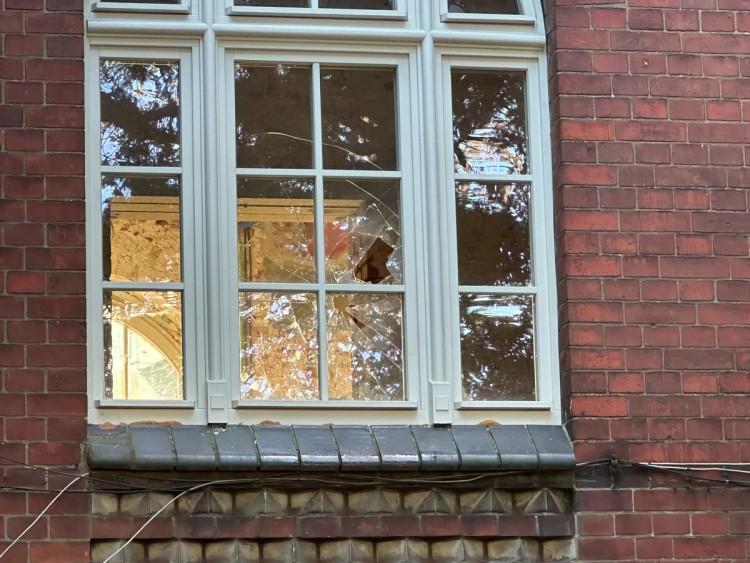 Wrocław: Piękny, 118-letni zabytek straszy powybijanymi szybami. Co będzie z nim dalej?