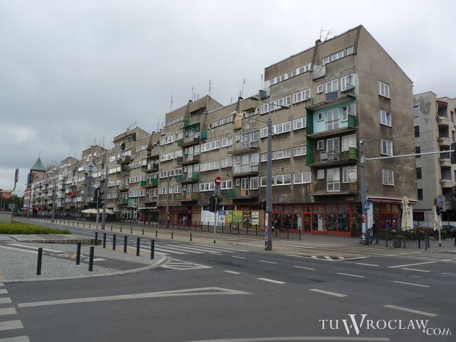 Zaniedbane budynki przy placu Nowy Targ pójdą do remontu. Koszty pokryje miasto, mieszkańcy i UE
