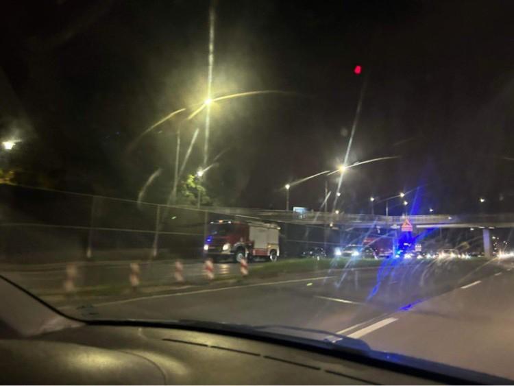 Wypadek koło Korony. Zderzyły się trzy samochody osobowe