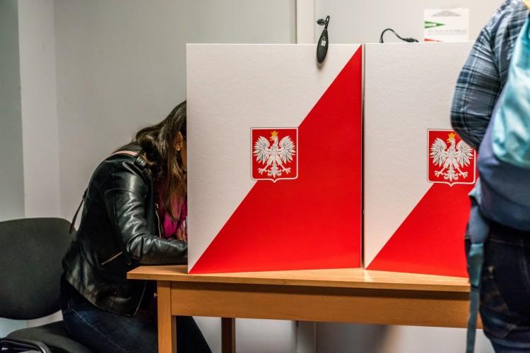 Wyniki wyborów 2023 - kto wygrał? Pierwsze wyniki wyborów do Sejmu i Senatu [EXIT POLL, LATE POLL - 15.10.2023]