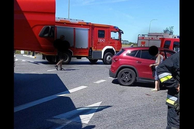Wrocław: wypadek na zjeździe z A4, zablokowana droga dojazdowa. Lądował śmigłowiec