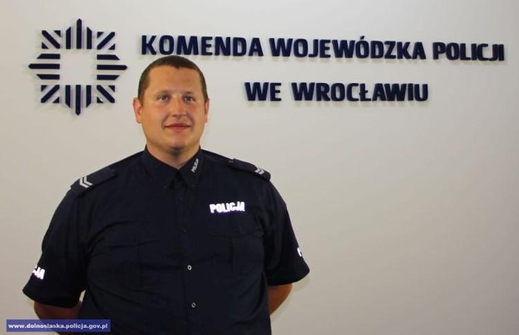 Policjant uratował życie 15-miesięcznemu dziecku