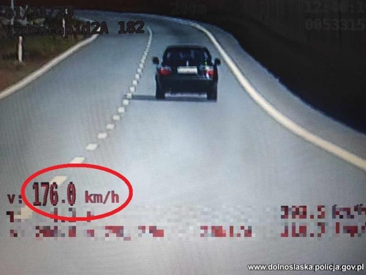 Jechał prawie 180 km/h. Był pod wpływem alkoholu [WIDEO]