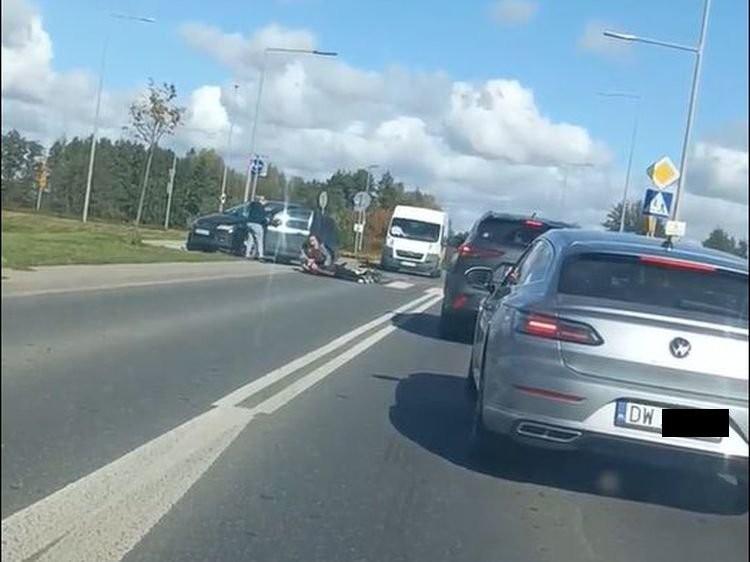 Wrocław: Potrącenie rowerzysty koło lotniska. Zmiana przepisów zbiera żniwo?