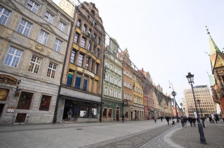 Gdańszczanin na „gościnnych występach” pobił i okradł mężczyznę w centrum Wrocławia