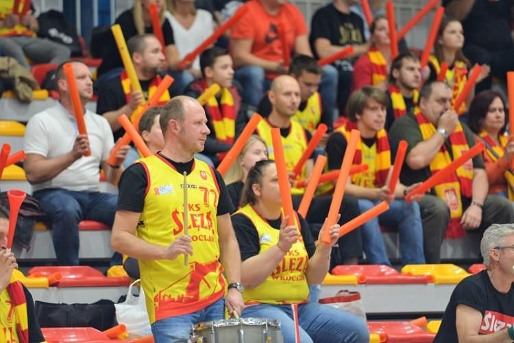 Świetny początek sezonu Ślęzy Wrocław. Kibice nie są zaskoczeni [WIDEO]