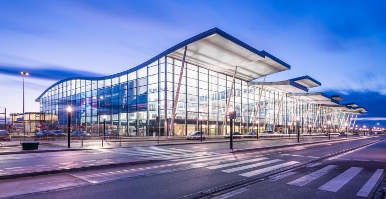 Wrocław: Podwyżki na lotnisku. Związkowcy dogadali się z zarządem portu