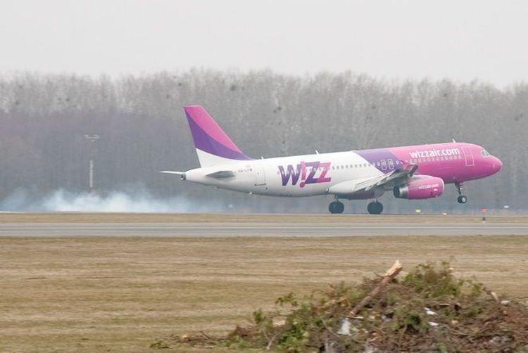 Wrocław: Samolot linii Wizz Air przez dwie godziny krążył nad miastem
