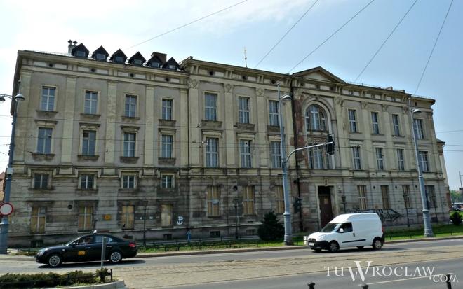 PiS chce skontrolować Rafała Dutkiewicza. Do zbadania budynek farmacji, Hydropolis i przetarg na Pesy