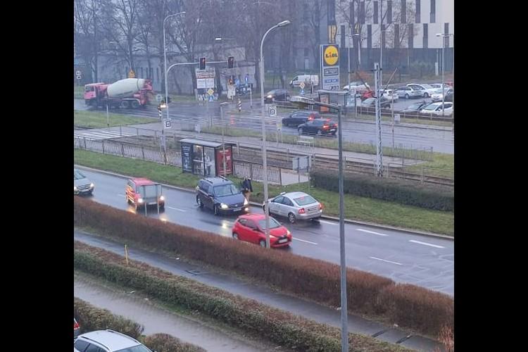 Wrocław: Groźnie wyglądający wypadek. Sprawca nie miał prawa jazdy