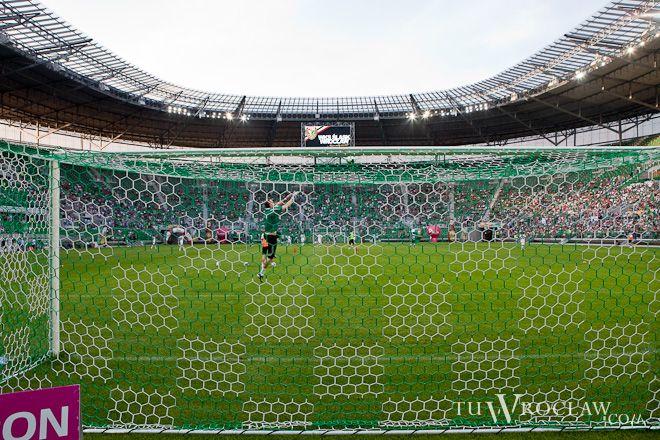 Stadion: sanepid i straż na tak, policja i inspekcja wciąż nie wiedzą