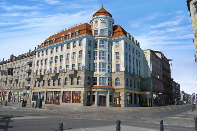 Rusza modernizacja zabytkowych hoteli przy ul. Piłsudskiego. Na początek odnowią elewację i wnętrza hotelu Piast
