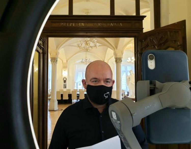 Zieloni oburzeni występami prezydenta Sutryka. „Być może powinien rozważyć karierę aktorską”