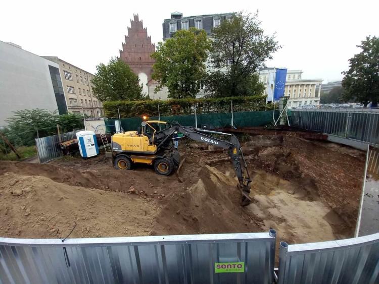 Wrocław: Na placu Wolności budują mieszkania. Zobacz, co znaleźli pod ziemią!