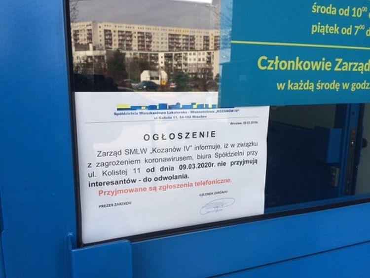 Biura dużej wrocławskiej spółdzielni mieszkaniowej zamknięte z powodu epidemii