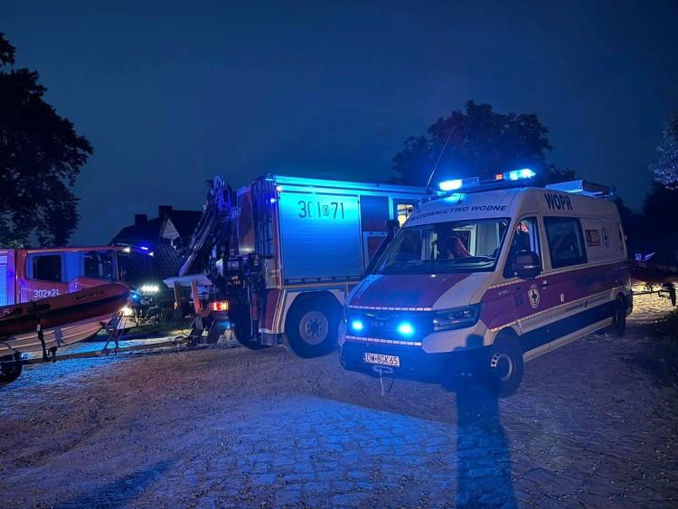 Najpierw pobił swoją żonę, a potem wskoczył do Odry. Szukali go ratownicy