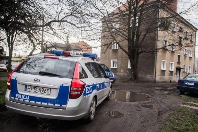 Dolny Śląsk: Nastolatek znęcał się nad rodzicami. Chciał ich zabić