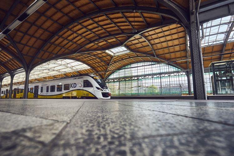 Wrocław i przejazdy koleją na bilet MPK. Dziwne dane miasta