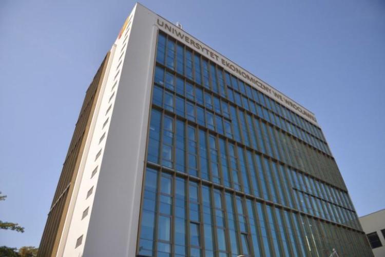 Dwie wrocławskie uczelnie rozpoczęły współpracę przy innowacjach i transferze wiedzy