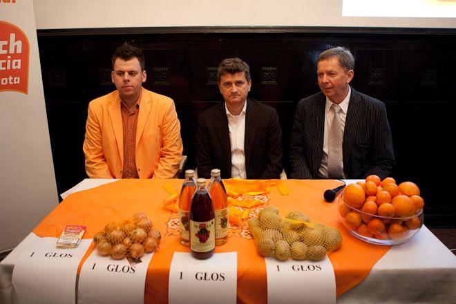 Palikot przywiózł ziemniaki do Wrocławia