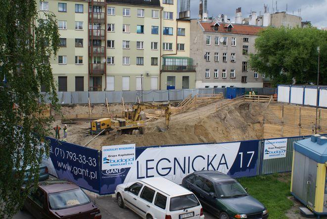 Co dalej z Gantem po umorzeniu postępowania upadłościowego? Eksperci: najgorzej mają klienci 