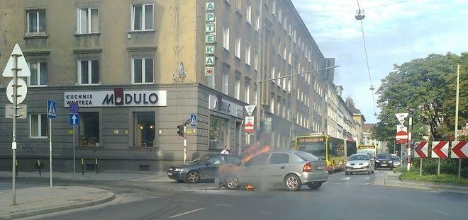 Przy ulicy Kościuszki spłonął samochód [FOTO]