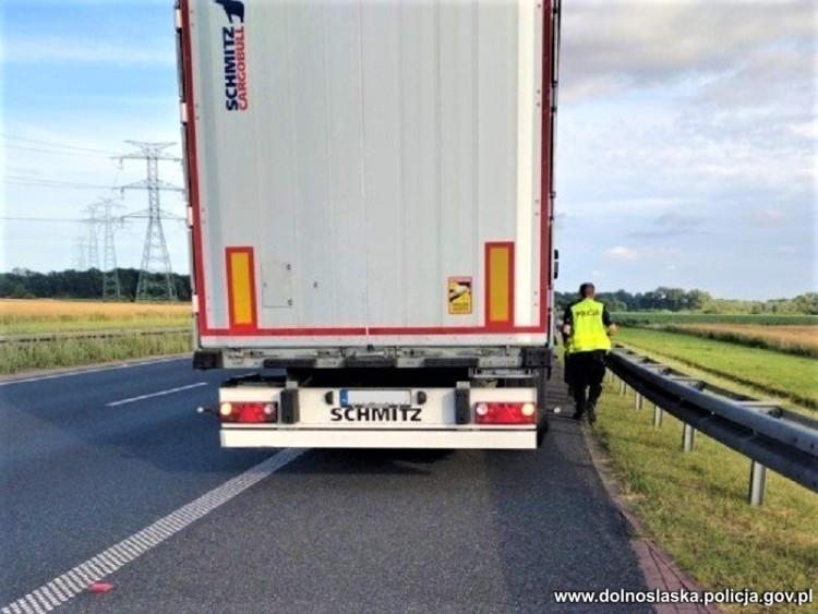 Pijany kierowca tira na autostradzie A4. Zatrzymali go inni kierowcy [ZDJĘCIA, WIDEO]