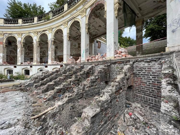 Wrocław: Bastion na Wzgórzu Partyzantów nie ma już schodów [NOWE ZDJĘCIA]