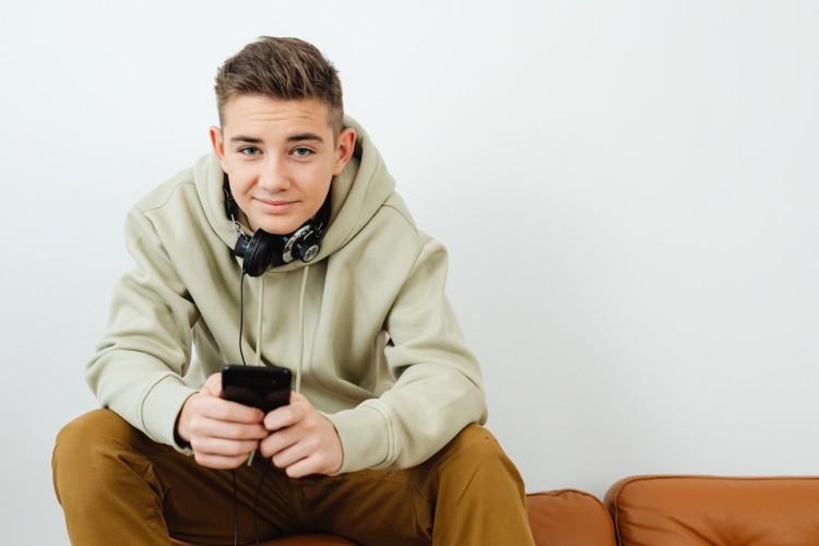 Czym jest sieć 5G i w jaki sposób różni się od poprzednich rozwiązań?