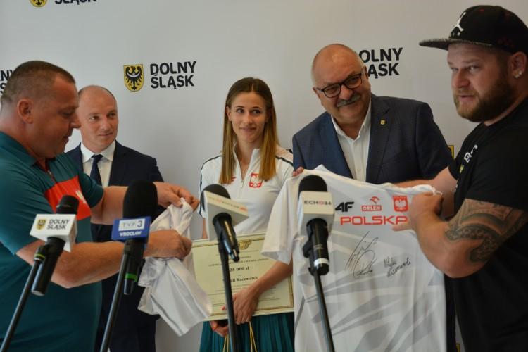 Nagrody dla dolnośląskich medalistów igrzysk w Tokio [WIDEO]