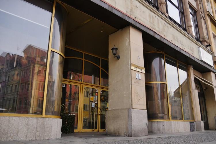 Wrocław: restauracja Sphinx zniknęła z Rynku po 20 latach [ZDJĘCIA]