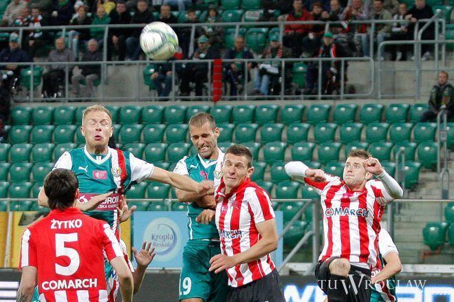 Czy stadion za miliard złotych stanie się wielką pieczarkarnią i areną walk kogutów? [LIST]